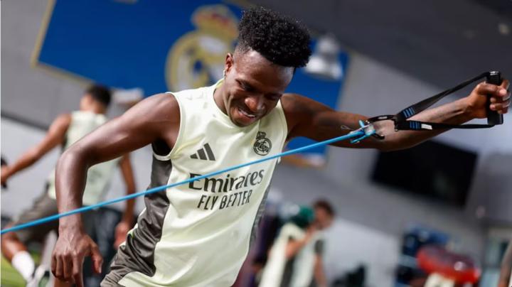  赛场数据变革：现代足球如何重塑球员的价值判定标准 体育新闻