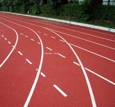  【技术解码】400米王者的百米进化论：凯比纳西皮9秒89背后的数据密码 体育新闻