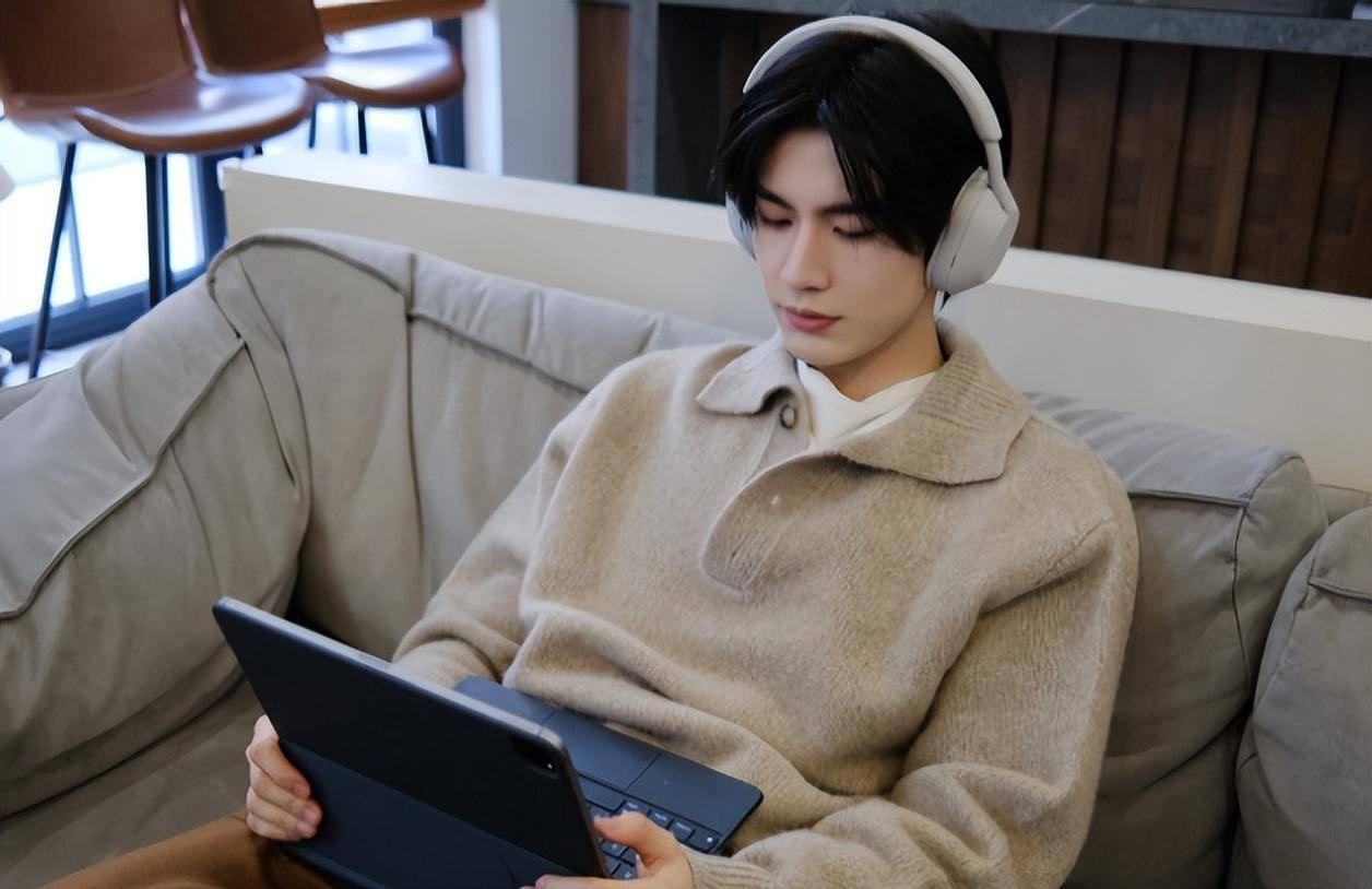 【安全分析】从系统风险视角拆解高铁站私生围堵：公共场所秩序的技术性失守