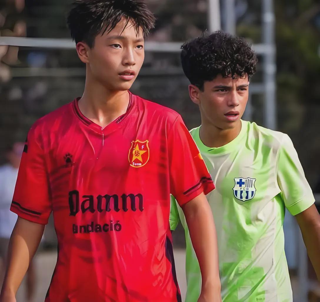  【技术解码】14岁登陆拉玛西亚：中国足球青训的范式转移与可复制的突破路径 体育新闻