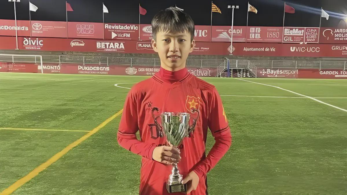  【技术解码】14岁登陆拉玛西亚：中国足球青训的范式转移与可复制的突破路径 体育新闻