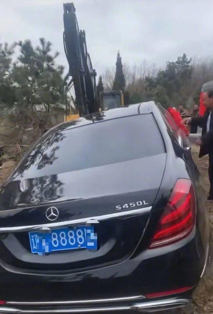  百万豪车陪葬事件的技术复盘：规则红线为何失守？ 新闻