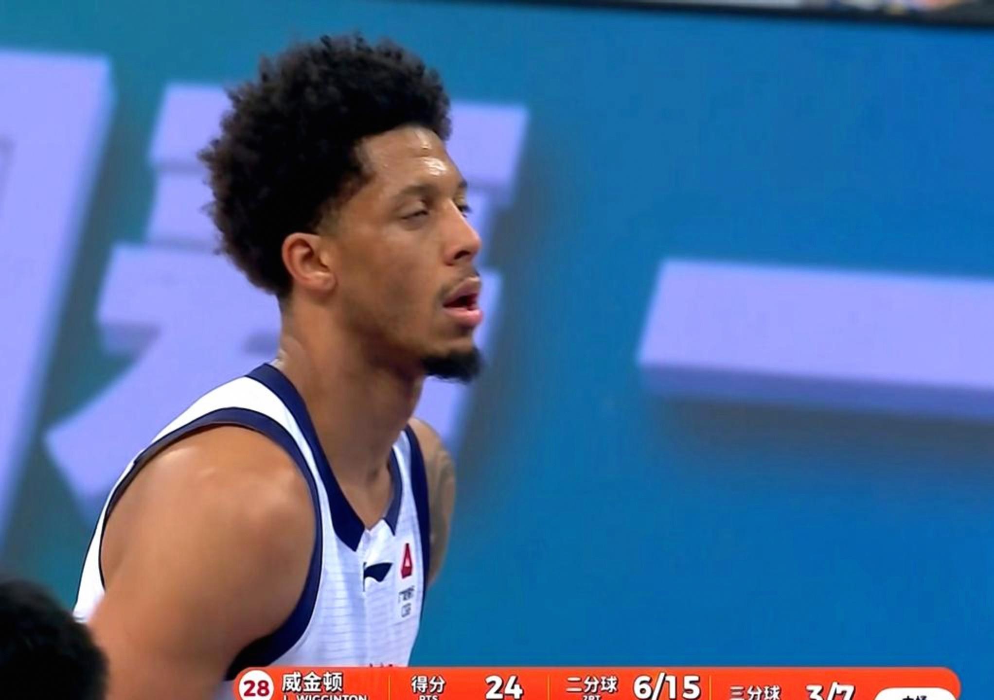  CBA外援与本土球员适配困局：四笔交易揭示的战术决策盲区 体育新闻