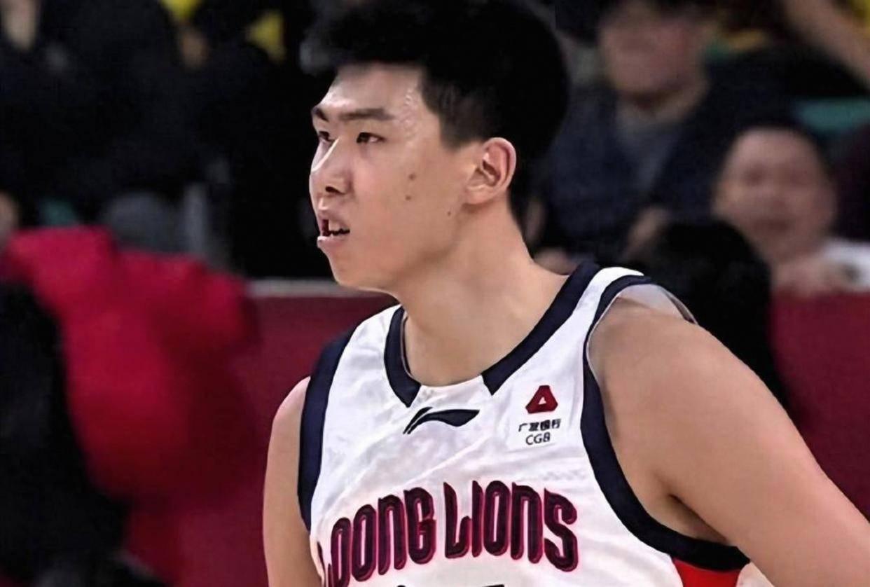  CBA外援与本土球员适配困局：四笔交易揭示的战术决策盲区 体育新闻